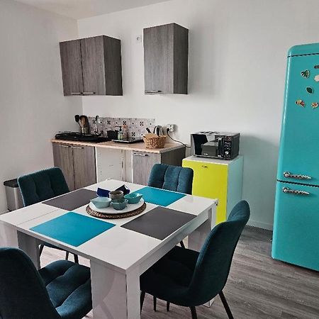 Appartement 4 Personnes Vue Mer A Santec Au Pied De La Plage Du Dossen Exterior photo