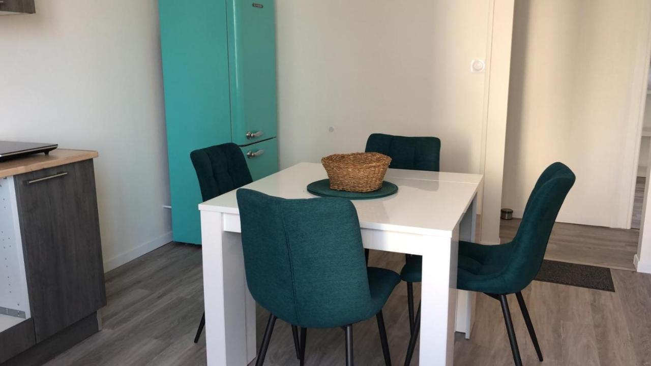 Appartement 4 Personnes Vue Mer A Santec Au Pied De La Plage Du Dossen Exterior photo